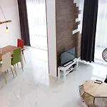 בית נופש ≋ Boutique Gardens ≋ Private Family House וארנה