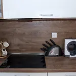 ≋ Boutique Gardens ≋ Private Family House * וארנה