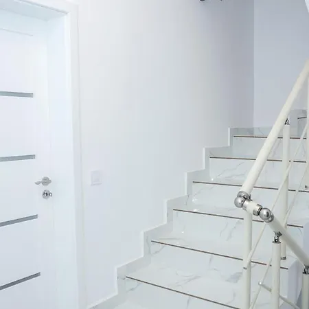 Boutique Gardens - Private Family House By Flat Mаnager 度假居 *